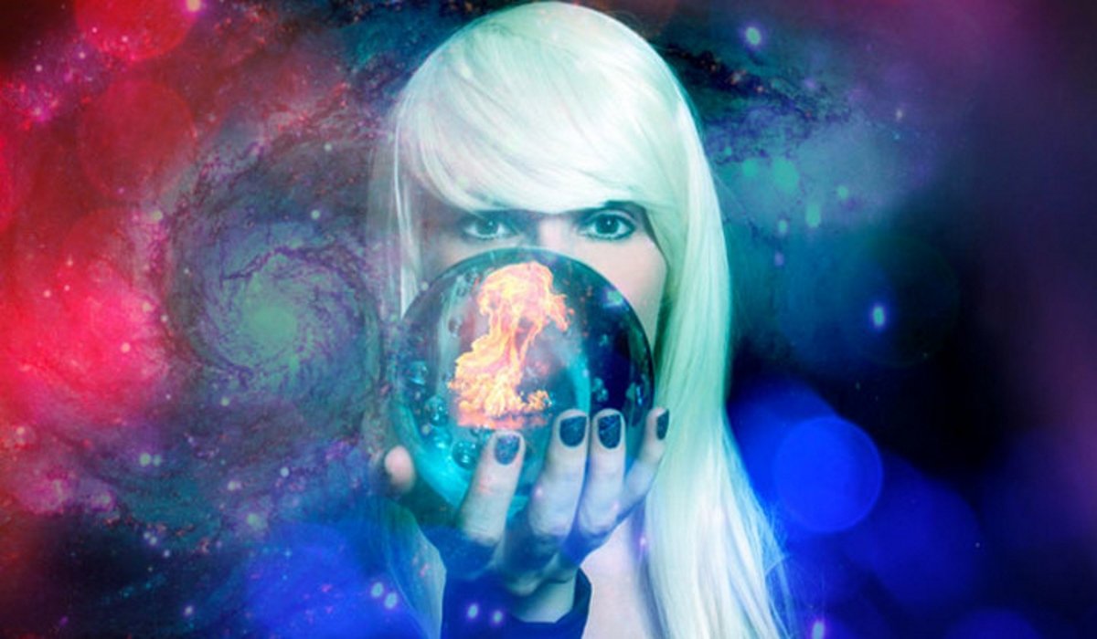 Read more about the article The Psychic Message Your Zodiac Sign Needs For The Month Of April 2019