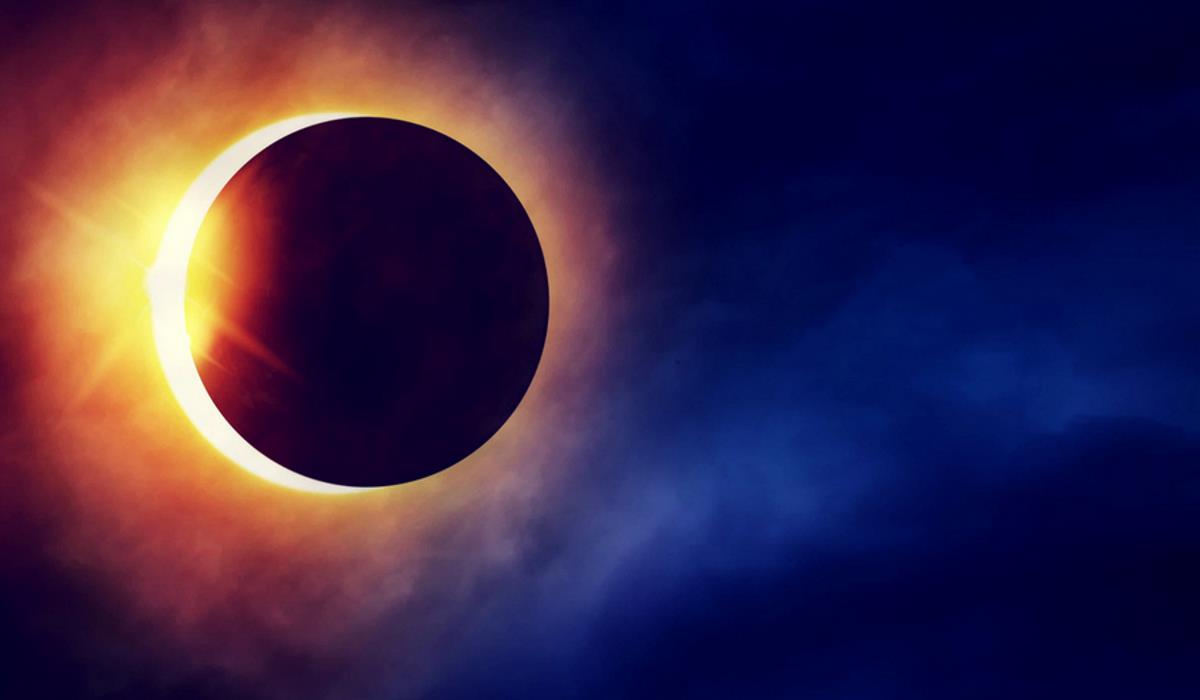 The Astrological Events of July: Solar Eclipse in Cancer, Lunar Eclipse in Capricorn and New Moon in Leo