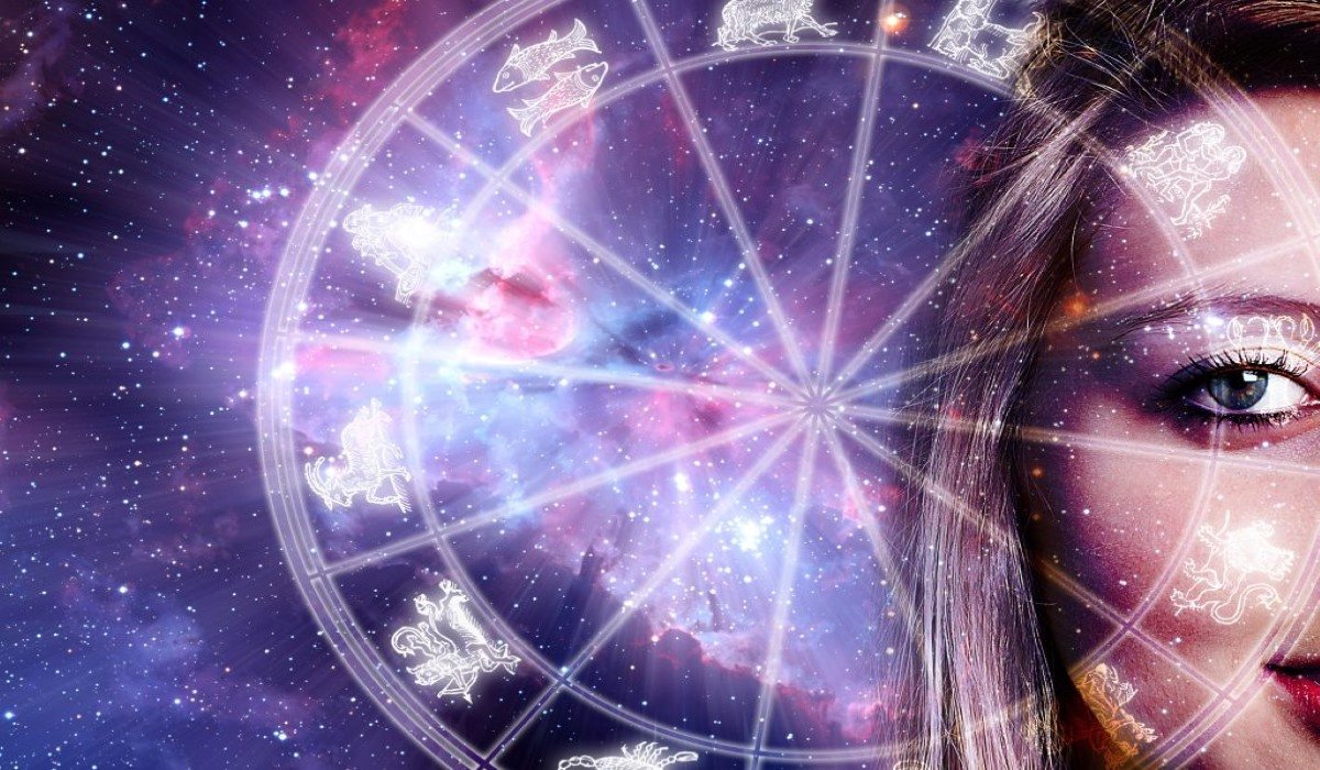 You are currently viewing How to Use the Law of Attraction, According to Your Zodiac Sign