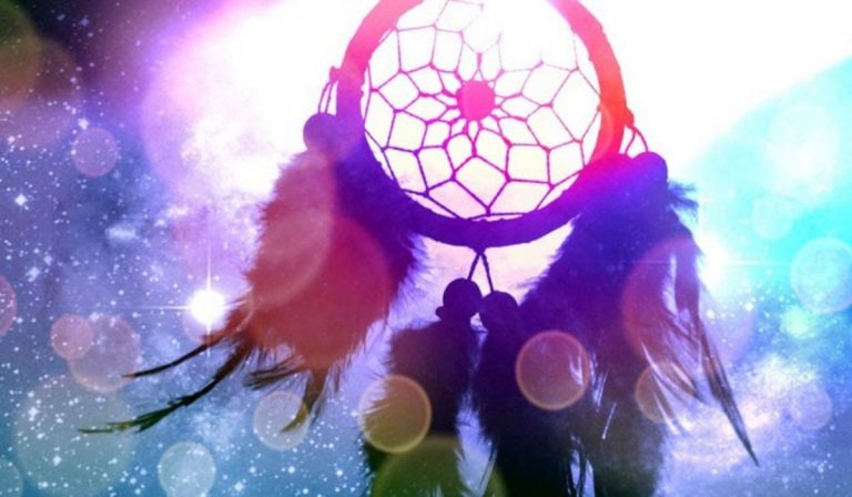 The Spiritual Meaning of the Dreamcatcher Symbol! What Are its Powers ...